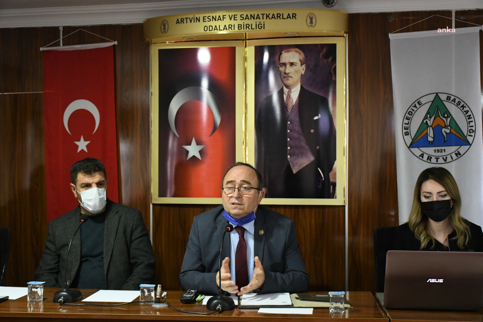 ARTVİN BELEDİYE BAŞKANI ELÇİN'DEN KENTSEL DÖNÜŞÜM BİLGİLENDİRME TOPLANTISI