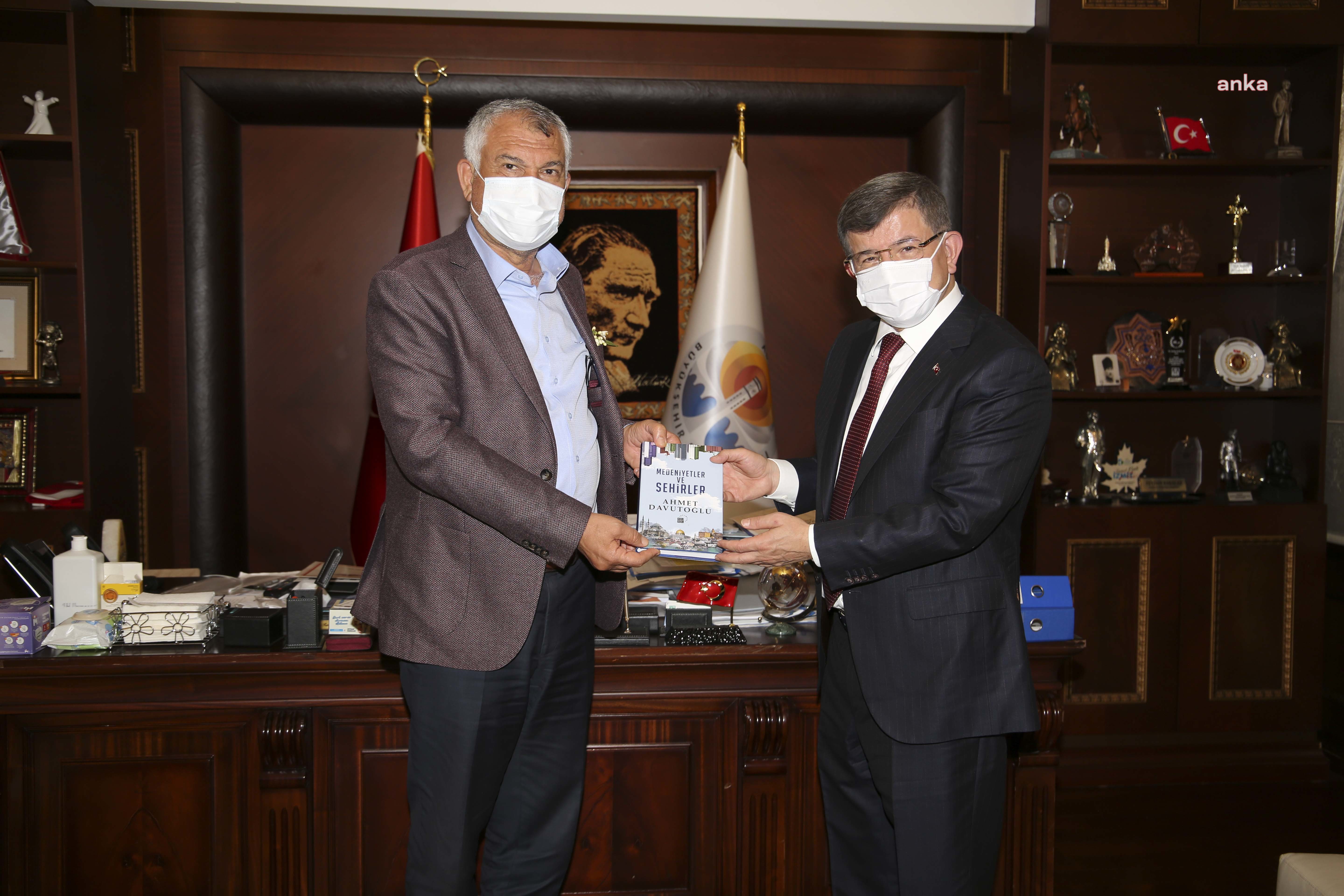AHMET DAVUTOĞLU'NDAN ADANA BÜYÜKŞEHİR BELEDİYESİ BAŞKANI ZEYDAN KARALAR'A ZİYARET