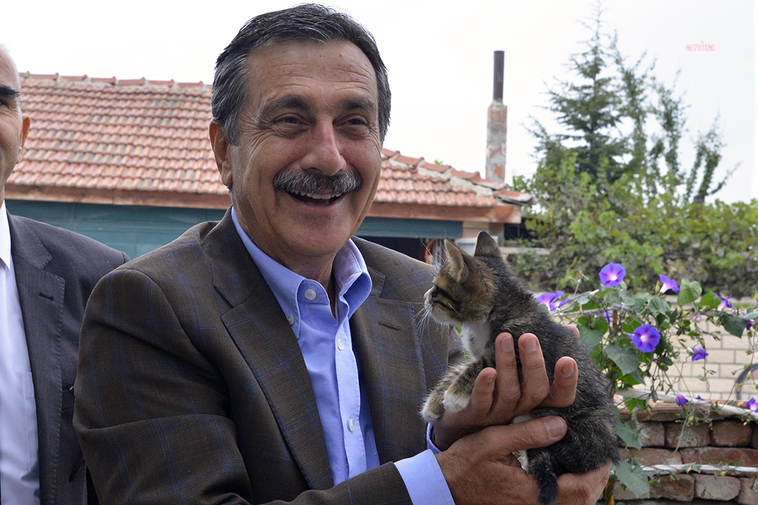 TEPEBAŞI BELEDİYE BAŞKANI ATAÇ: SOKAKTAKİ CANLAR HEPİMİZE EMANET