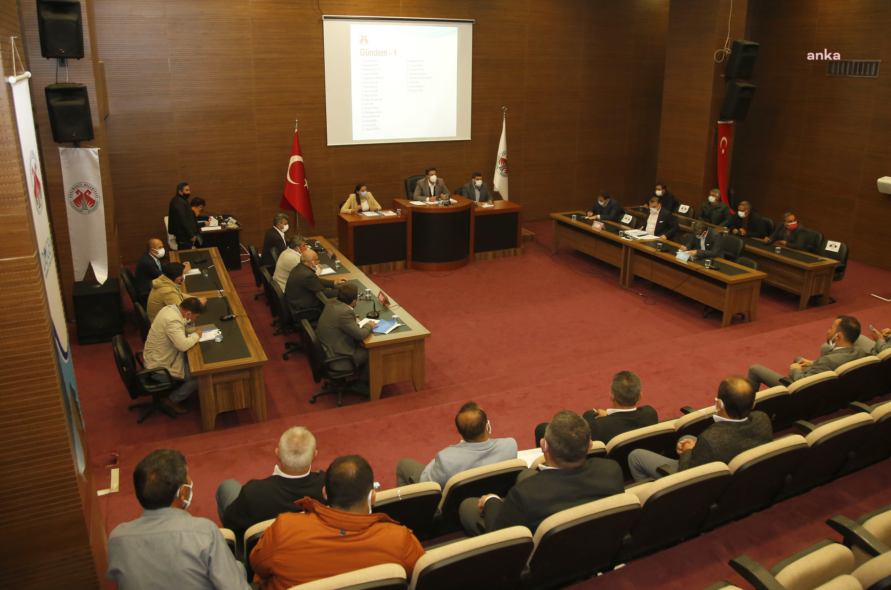 DÖŞEMEALTI BELEDİYESİ'NDEN ESNAFA KİRA DESTEĞİ