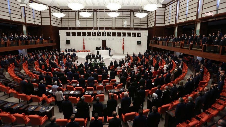 GÜVENLİK SORUŞTURMASI TEKLİFİ DEĞİŞTİ: ÖĞRETMENLER KAPSAMA ALINDI, AKRABALAR YETKİ DIŞINA ÇIKARTIILDI