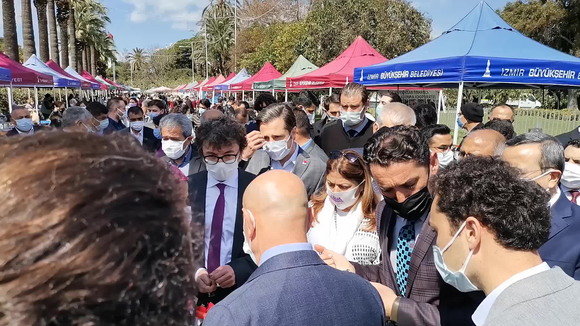 İZMİR'DE COŞKULU ROMAN GÜNÜ KUTLAMASI