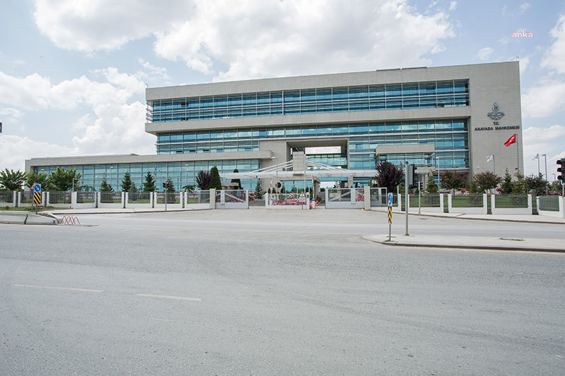 AYM BASIN YAYIN KURULUŞLARINI KAPATAN OHAL KHK'SINI İPTAL ETTİ