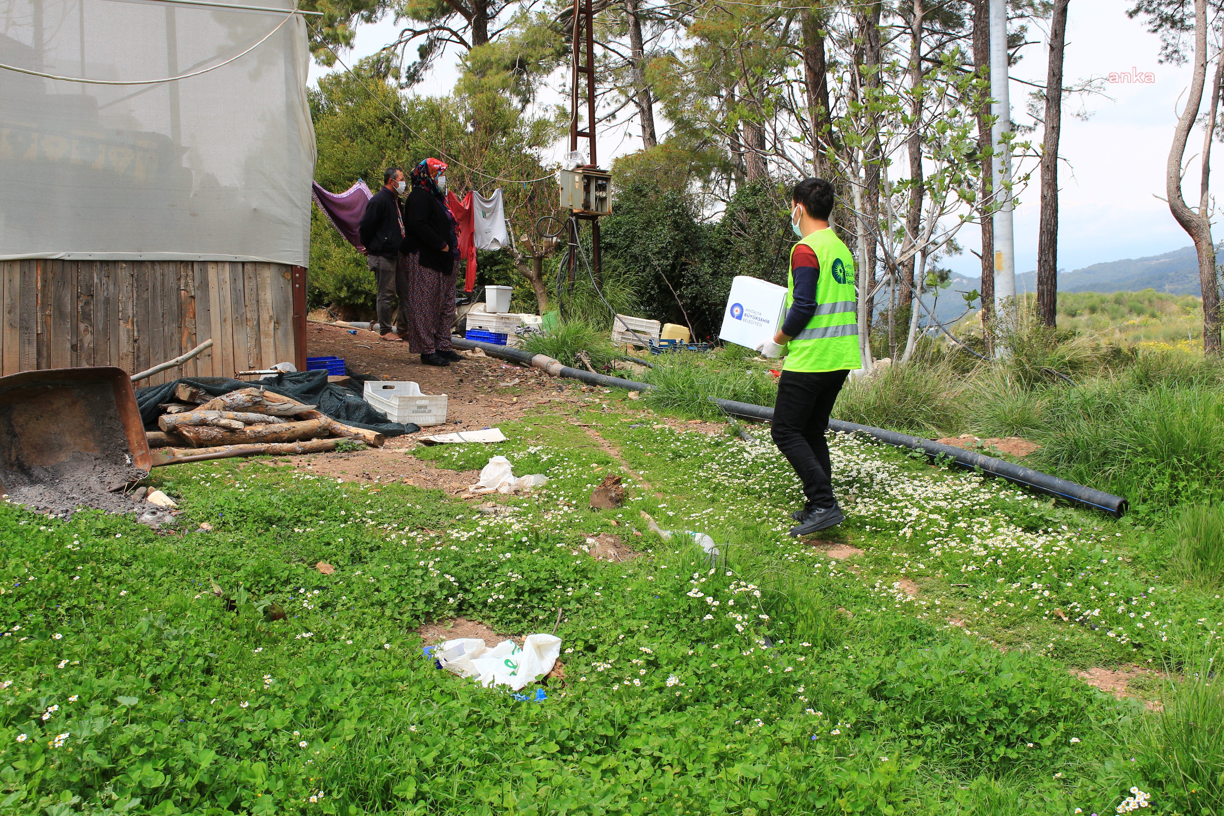 ANTALYA BÜYÜKŞEHİR BELEDİYESİ'NDEN KARANTİNA BÖLGESİNE GIDA DESTEĞİ
