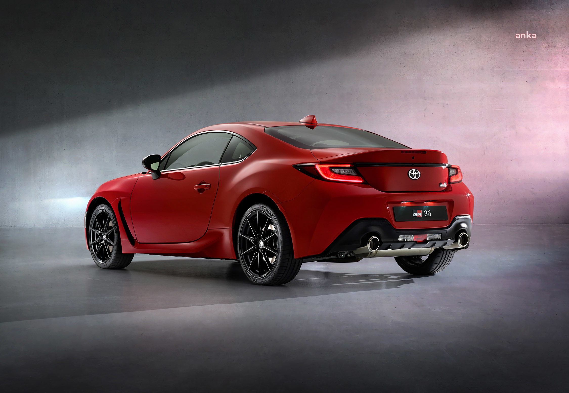 TOYOTA SPOR OTOMOBİLİ YENİ GR 86’YI TANITTI