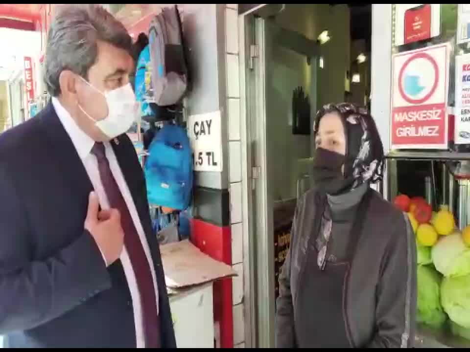 ÇİĞ KÖFTECİ KADIN ESNAF ANLAM VEREMEDİ: "MARKETE GİREN BİR SAATTE DIŞARI ÇIKIYOR PEKİ AMA NİYE BİZİ KAPATIYORLAR?"