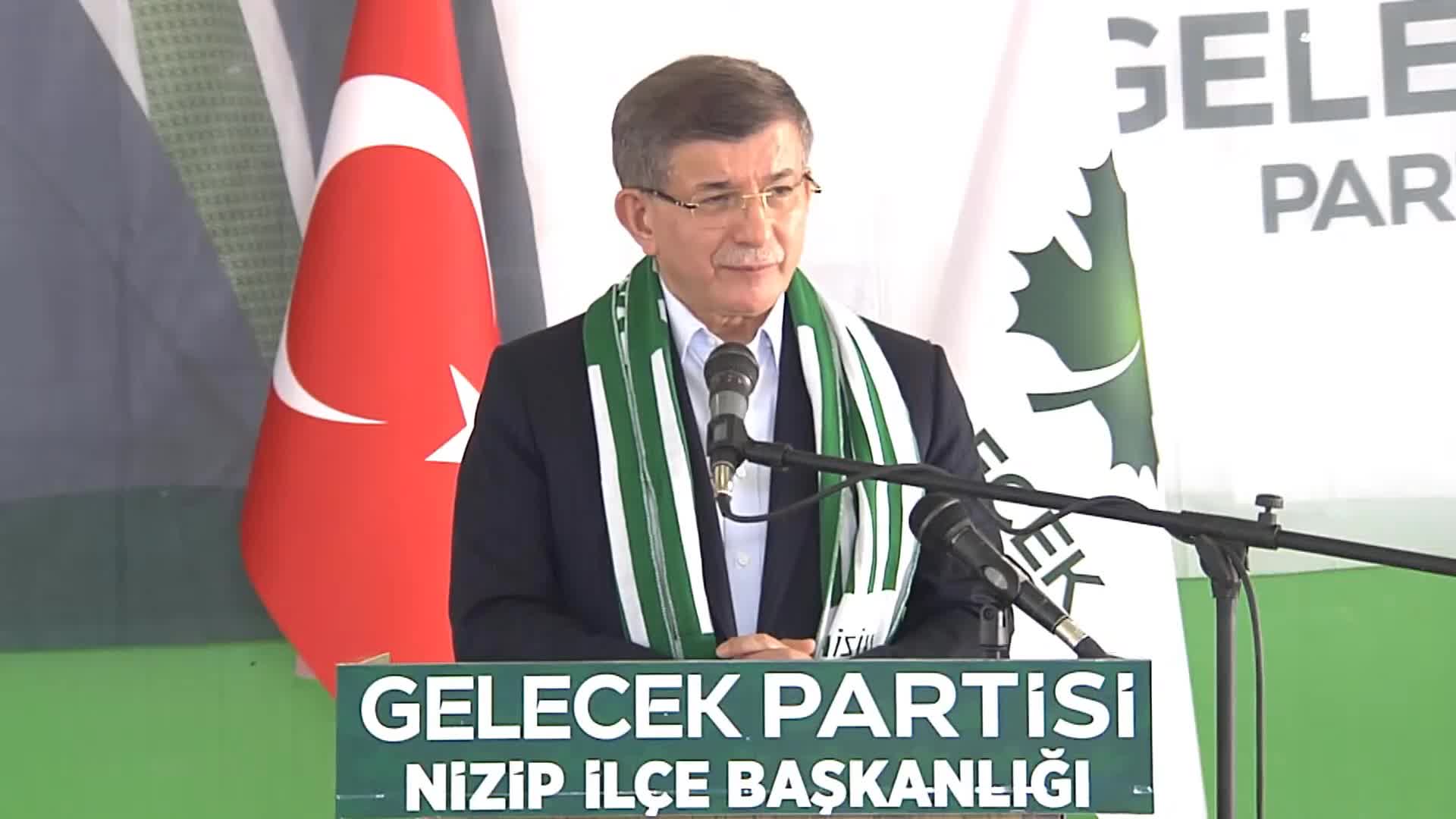 DAVUTOĞLU'NDAN ERDOĞAN'A: " 'MÜTEAHİTLERE DÖNÜP ARTIK MİLLİ PARAMIZA DÖNELİM' DİYE NİYE DEMİYORSUNUZ?"