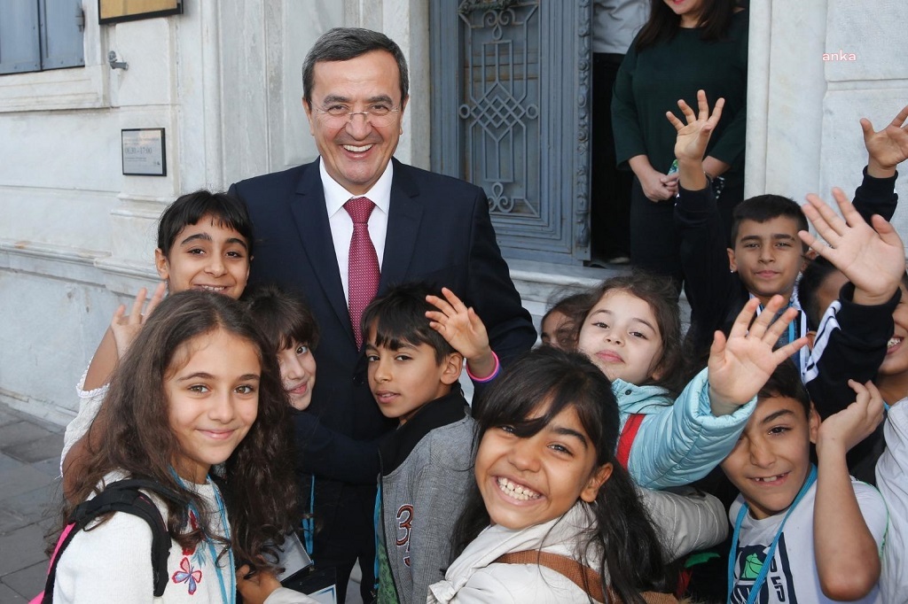 KONAKLI ÇOCUKLAR 23 NİSAN'I ÇİZECEK