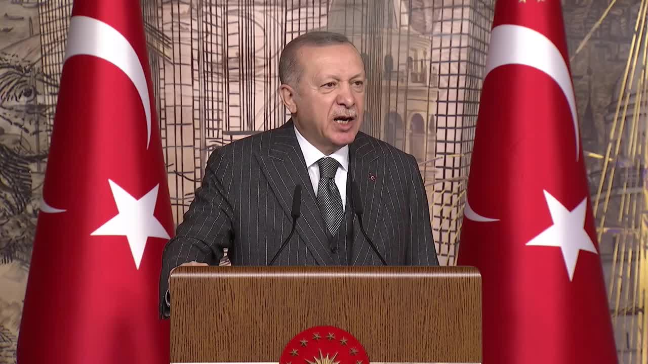 ERDOĞAN: GAVURUN KILICINI SALLAYARAK ÜZERİMİZE GELENLERİ GÖRDÜKÇE ÜZÜLÜYORUZ