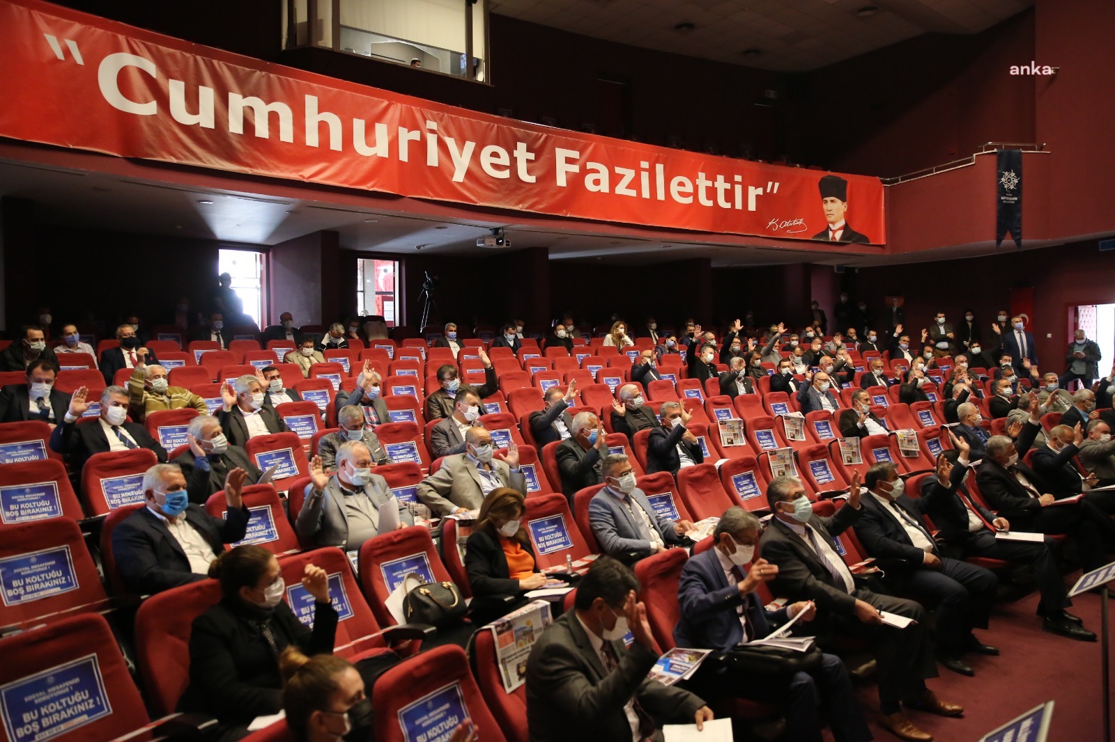 KUŞADASI BELEDİYE BAŞKANI GÜNEL: "BÜYÜKŞEHİR BELEDİYEMİZİN HİZMETLERİ KİTAPÇIKLARA SIĞMAZ"