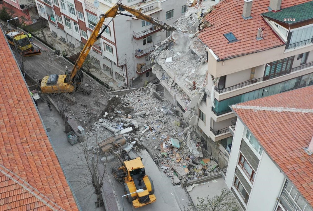 AÇELYA APARTMANI'NIN YIKIMINDAN ETKİLENEN VATANDAŞLARA ÇANKAYA BELEDİYESİ'NDEN NAKİT DESTEĞİ