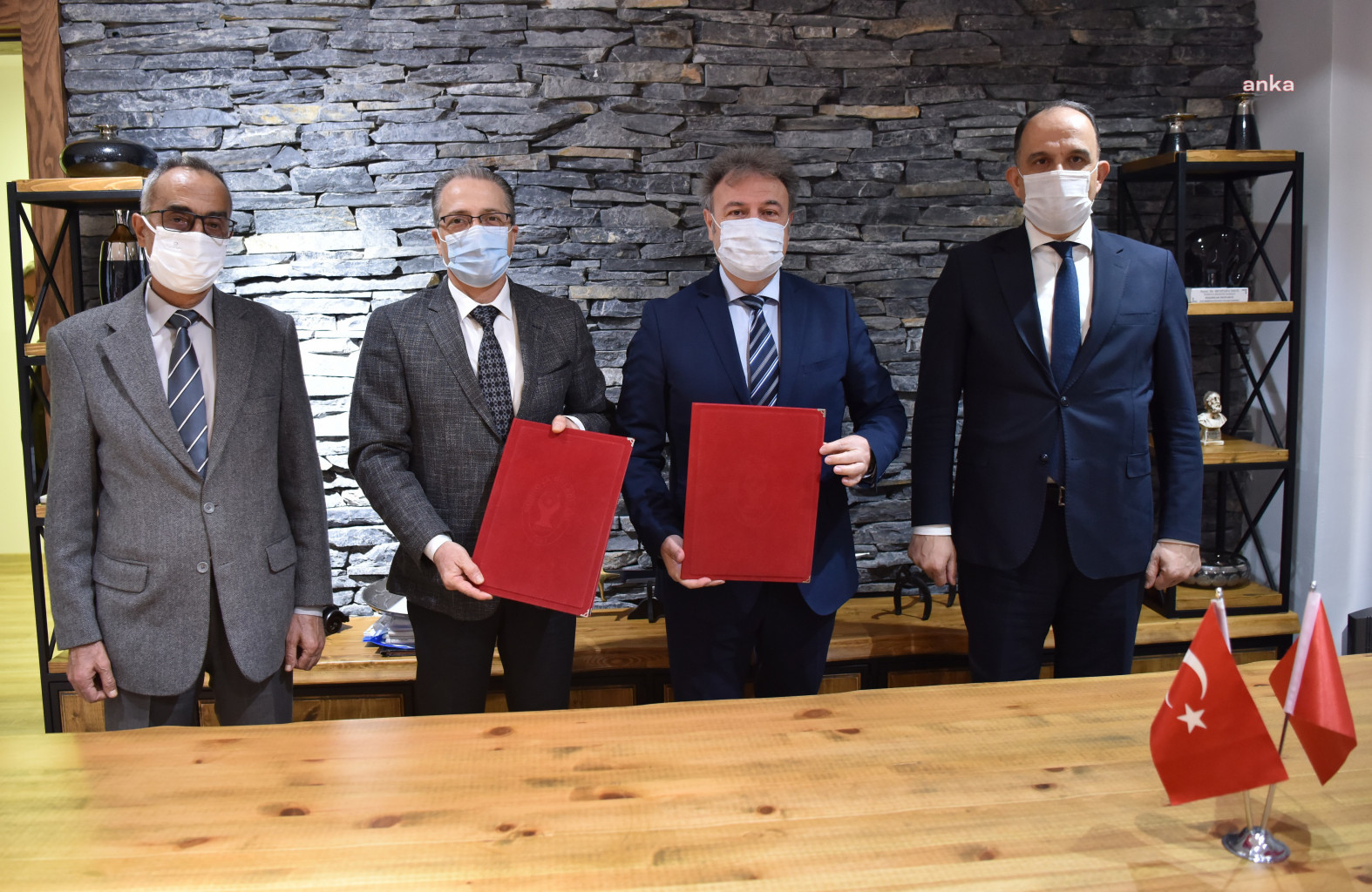 BORNOVA BELEDİYESİ İLE TAPU MÜDÜRLÜĞÜ ARASINDA HAYATI KOLAYLAŞTIRACAK İMZA