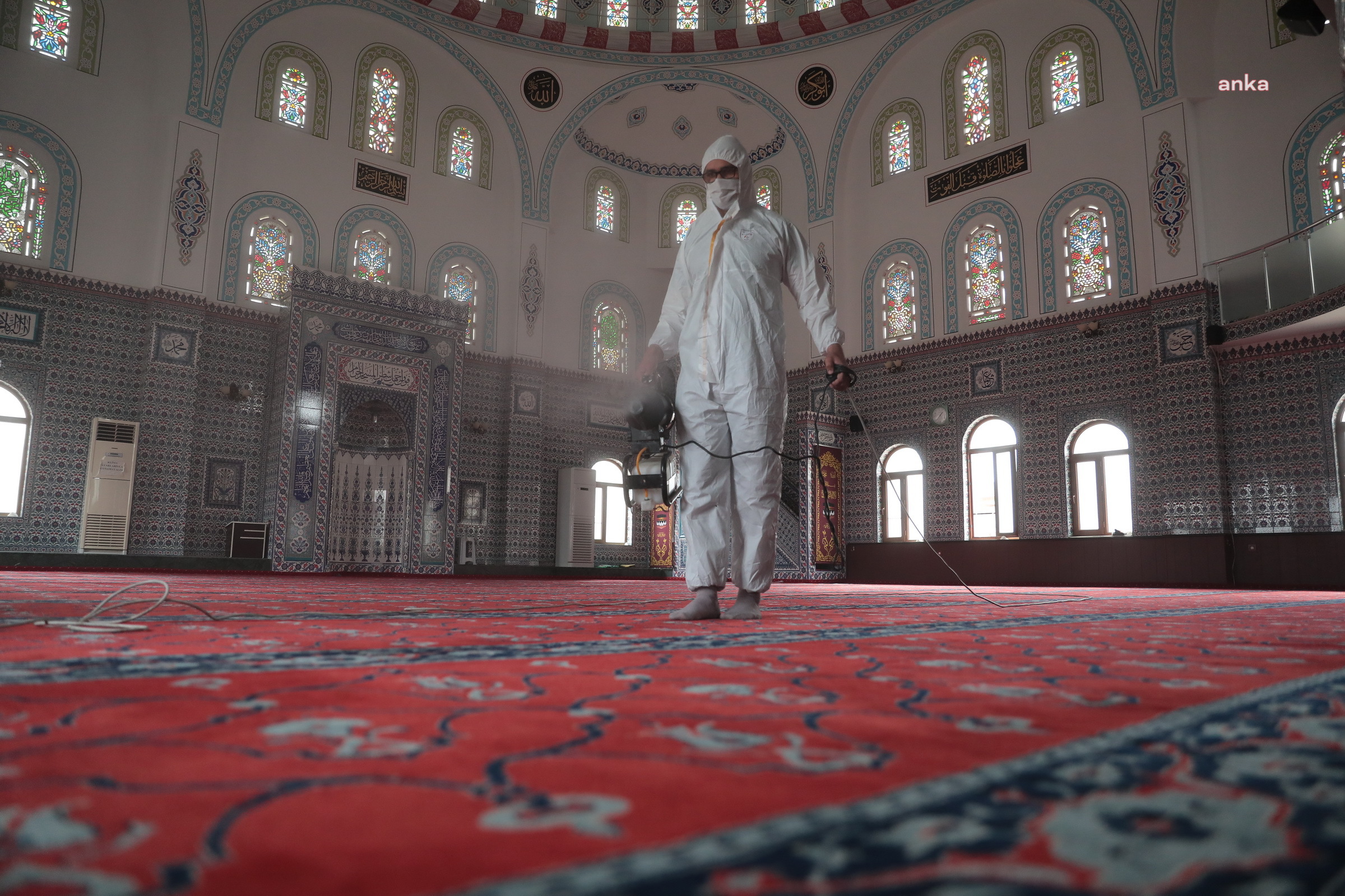 AKHİSAR'DA CAMİLERE RAMAZAN TEMİZLİĞİ