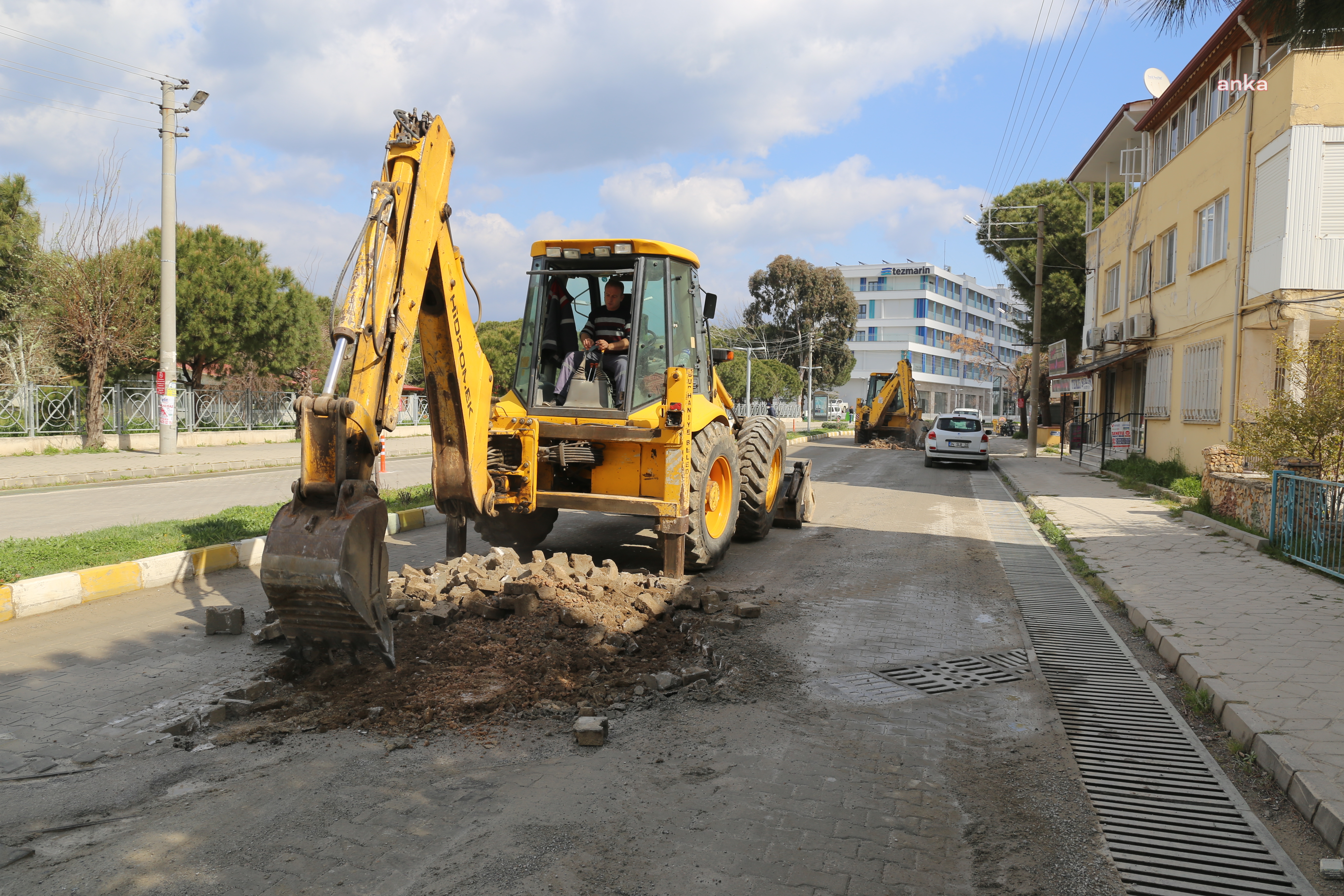 BURHANİYE BELEDİYESİ, ÖĞRETMENLER MAHALLESİ MUAMMER AKSOY CADDESİNİ YENİ YÜZÜNE KAVUŞTURACAK
