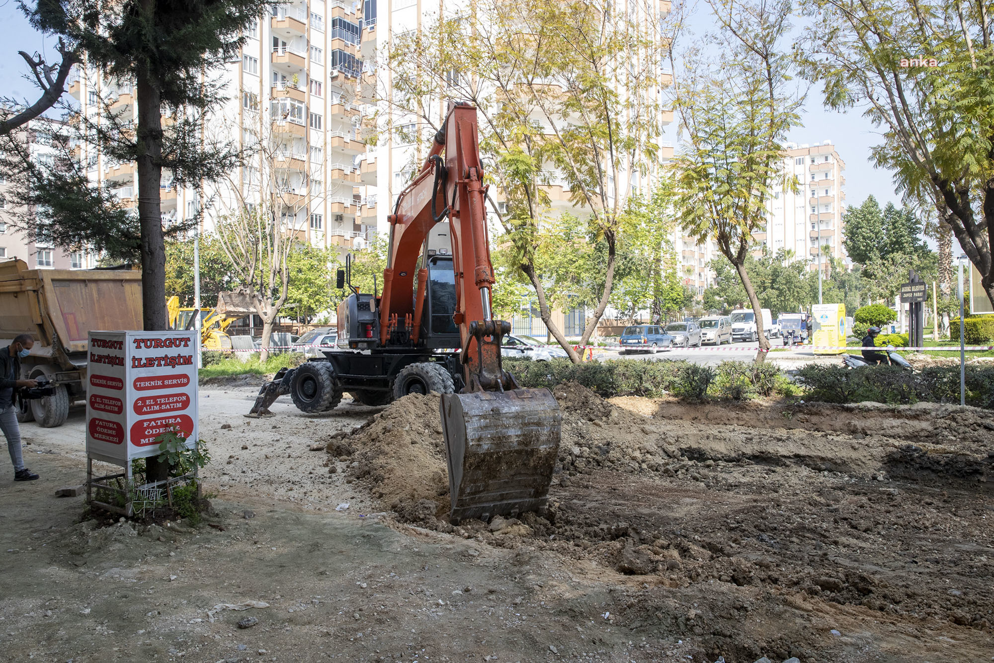 MERSİN BÜYÜKŞEHİR’İN YOL YENİLEME ÇALIŞMALARI TÜM HIZIYLA SÜRÜYOR