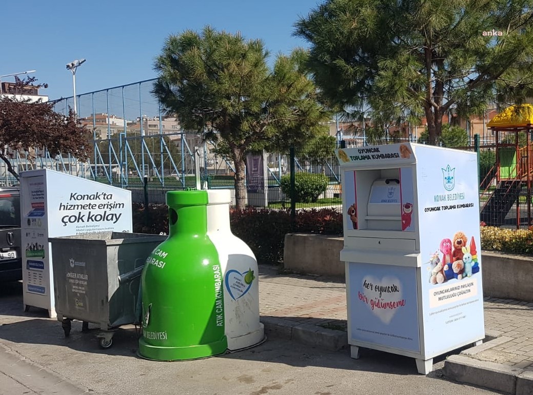 KONAK'TA "OYUNCAKLARI PAYLAŞ, MUTLULUĞU ÇOĞALT" KAMPANYASI