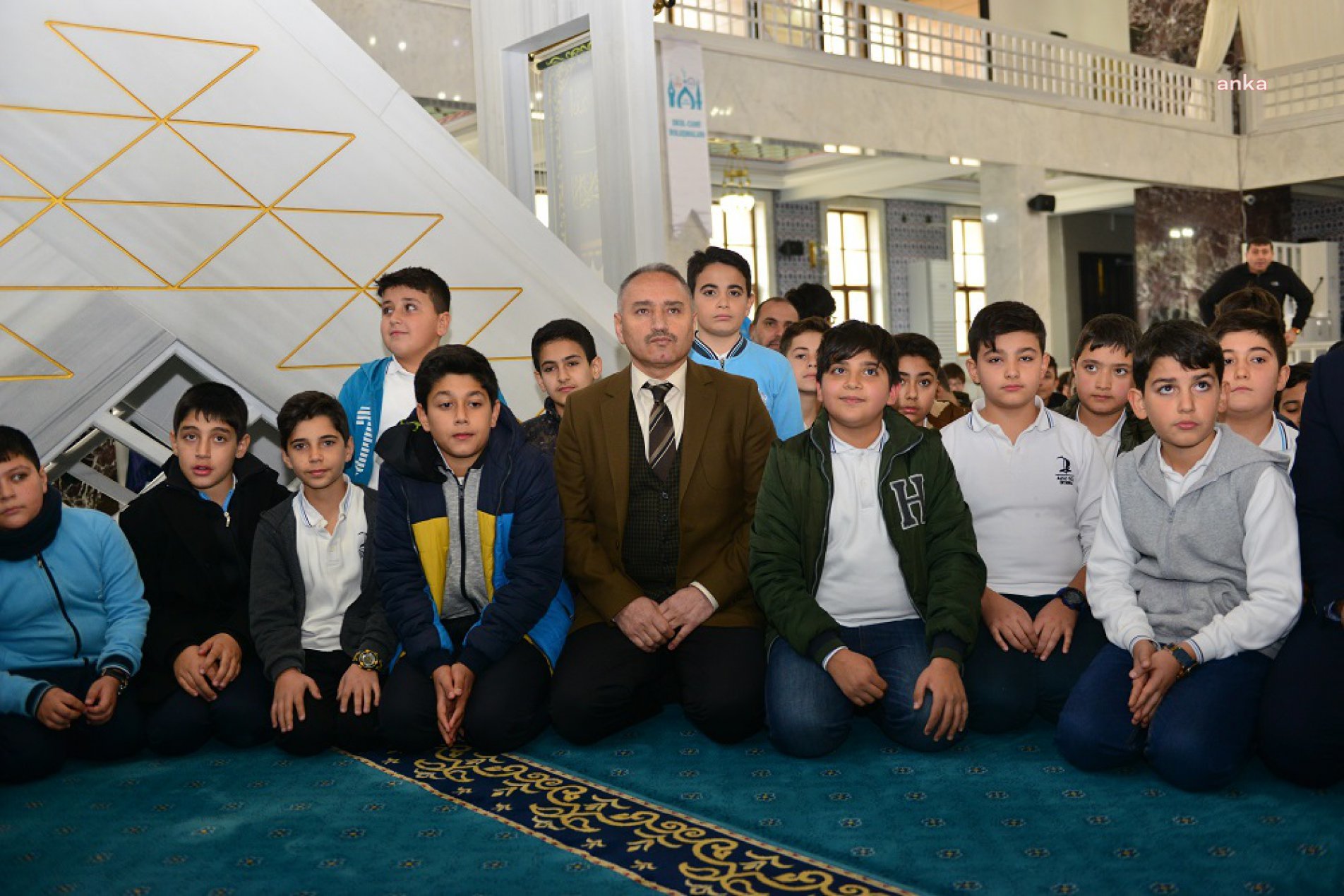 DİYANET-MEB İŞBİRLİĞİ; DEİZME İNANAN GENÇLERE ÜZÜLEN İMAM DİNDAR GENÇLİK İSTEDİ