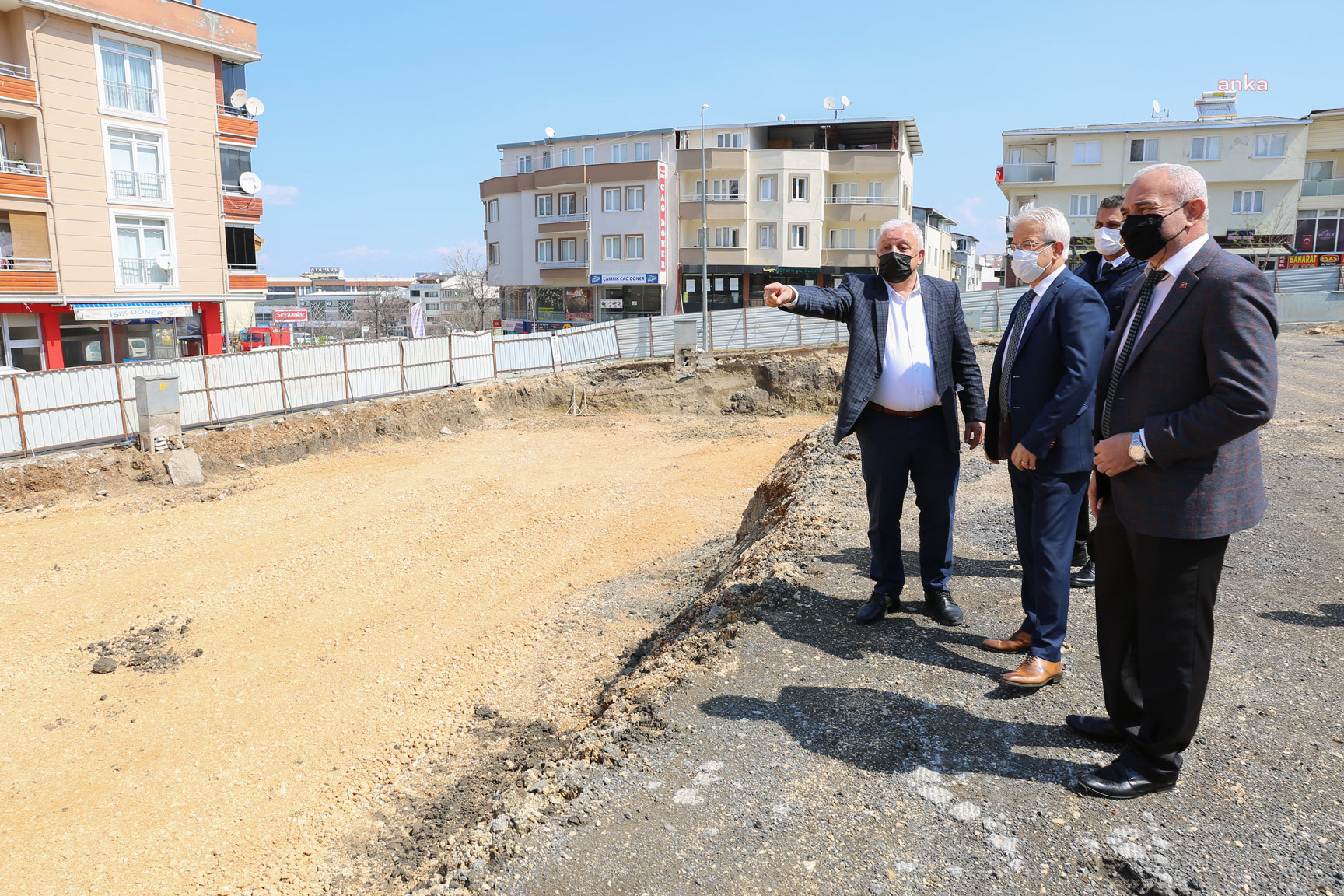 NİLÜFER BELEDİYESİ'NDEN ÜÇEVLER MAHALLESİ'NE KAPALI PAZAR YERİ