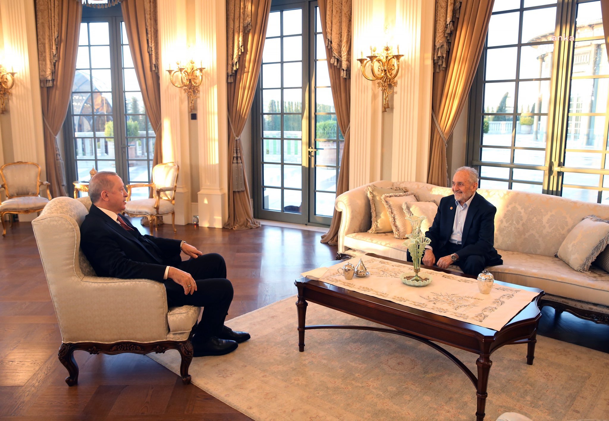 CUMHURBAŞKANI ERDOĞAN, OĞUZHAN ASİLTÜRK İLE BİRLİKTE İFTAR YAPTI