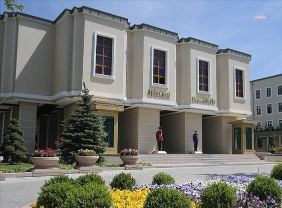 23 NİSAN'DA SOKAGA ÇIKMA YASAĞI GELDİ