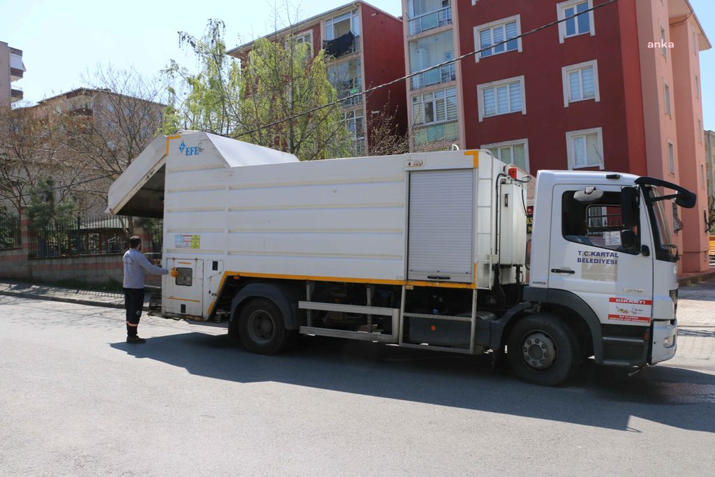 KARTAL'DA TEMİZLİK ÇALIŞMALARI ARALIKSIZ DEVAM EDİYOR