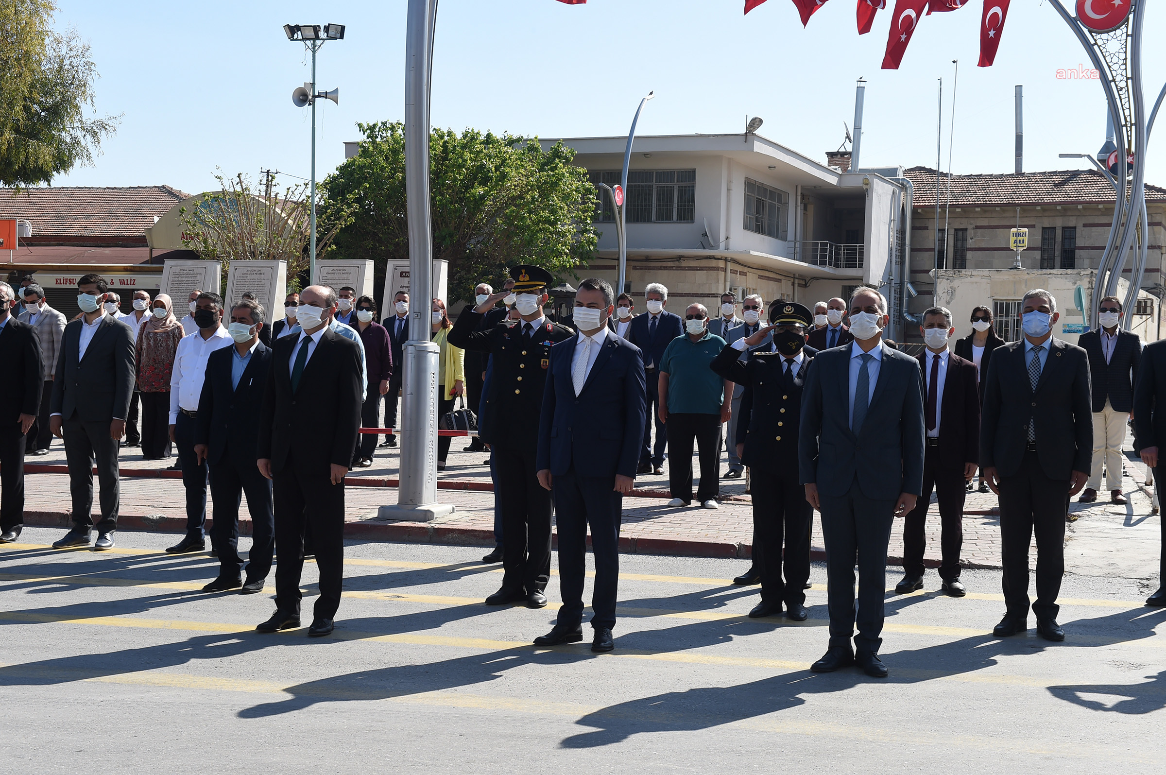 TARSUS BELEDİYE BAŞKANI BOZDOĞAN 23 NİSAN TÖRENİNE KATILDI