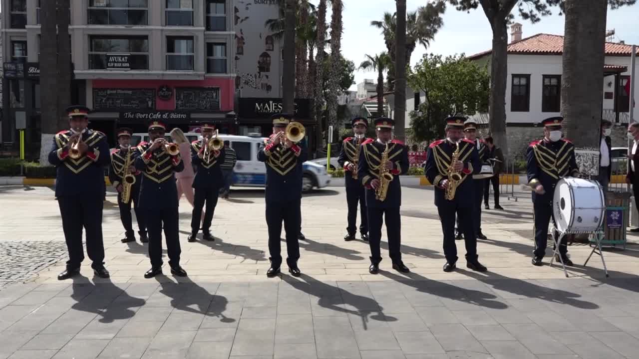 KUŞADASI’NDA 23 NİSAN ULUSAL EGEMENLİK VE ÇOCUK BAYRAMI KUTLAMALARI BAŞLADI