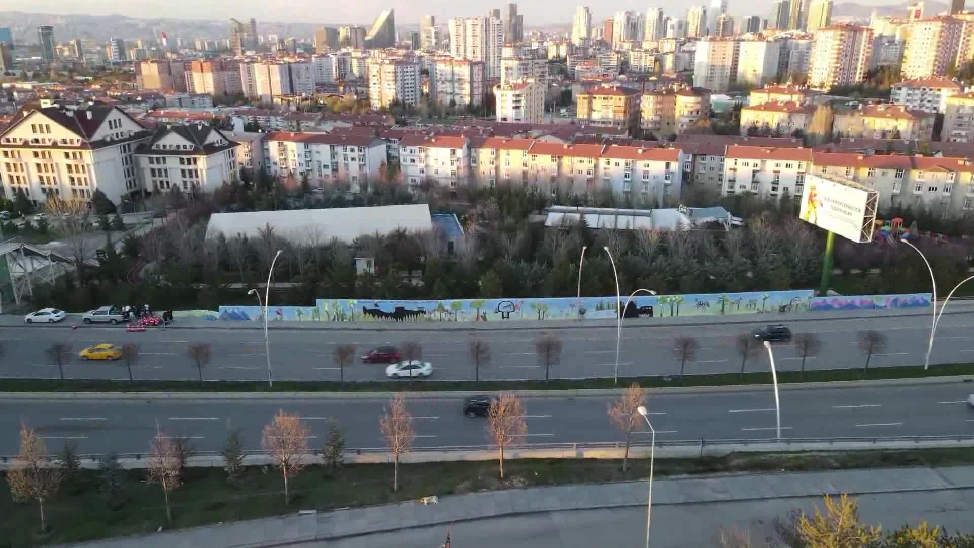 ANKARA’NIN DUVARLARI 23 NİSAN’A ÖZEL SANATLA BULUŞUYOR