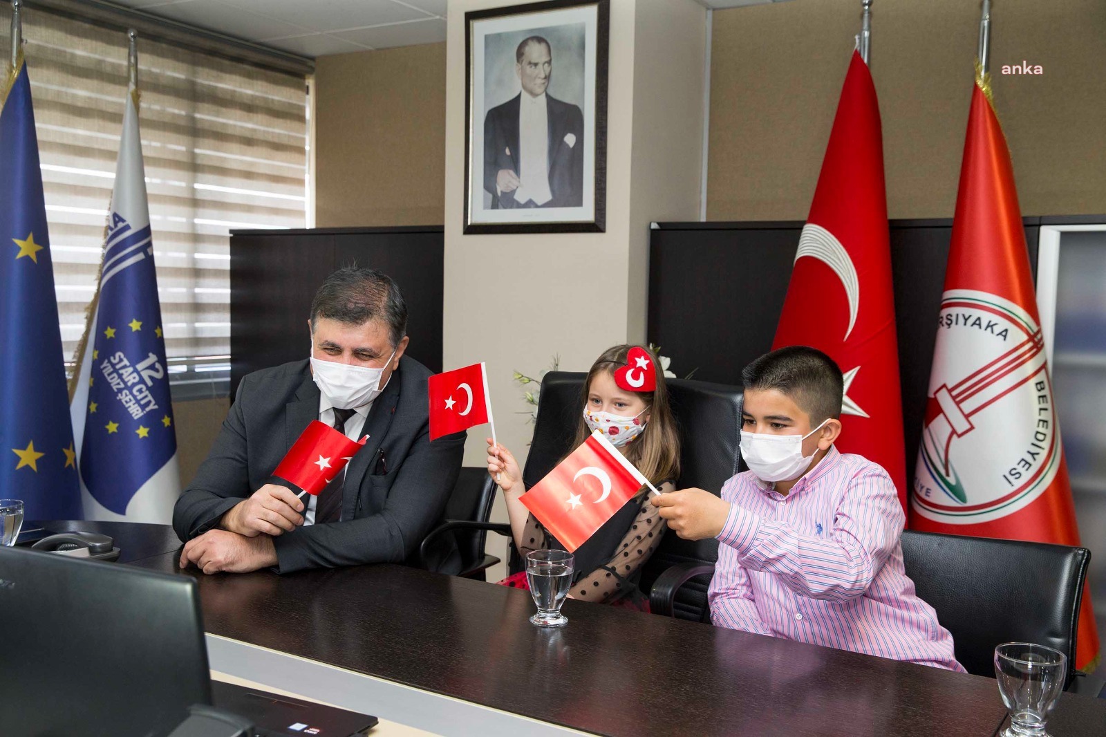 KARŞIYAKA'DA 23 NİSAN COŞKUSU SÜRÜYOR