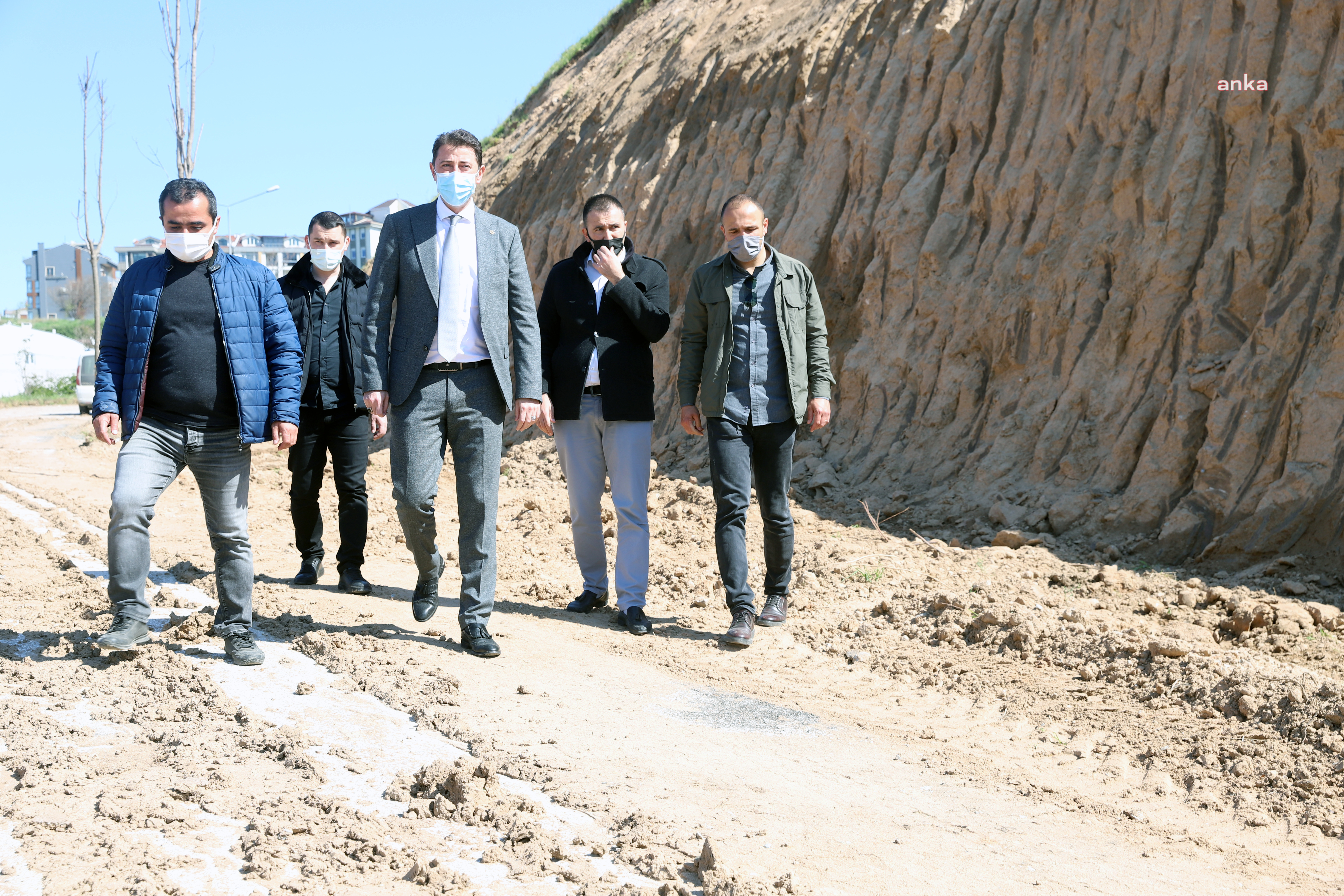 BANDIRMA BELEDİYESİ, ATATÜRK BULVARI'NDA YENİLEME ÇALIŞMALARINA BAŞLADI