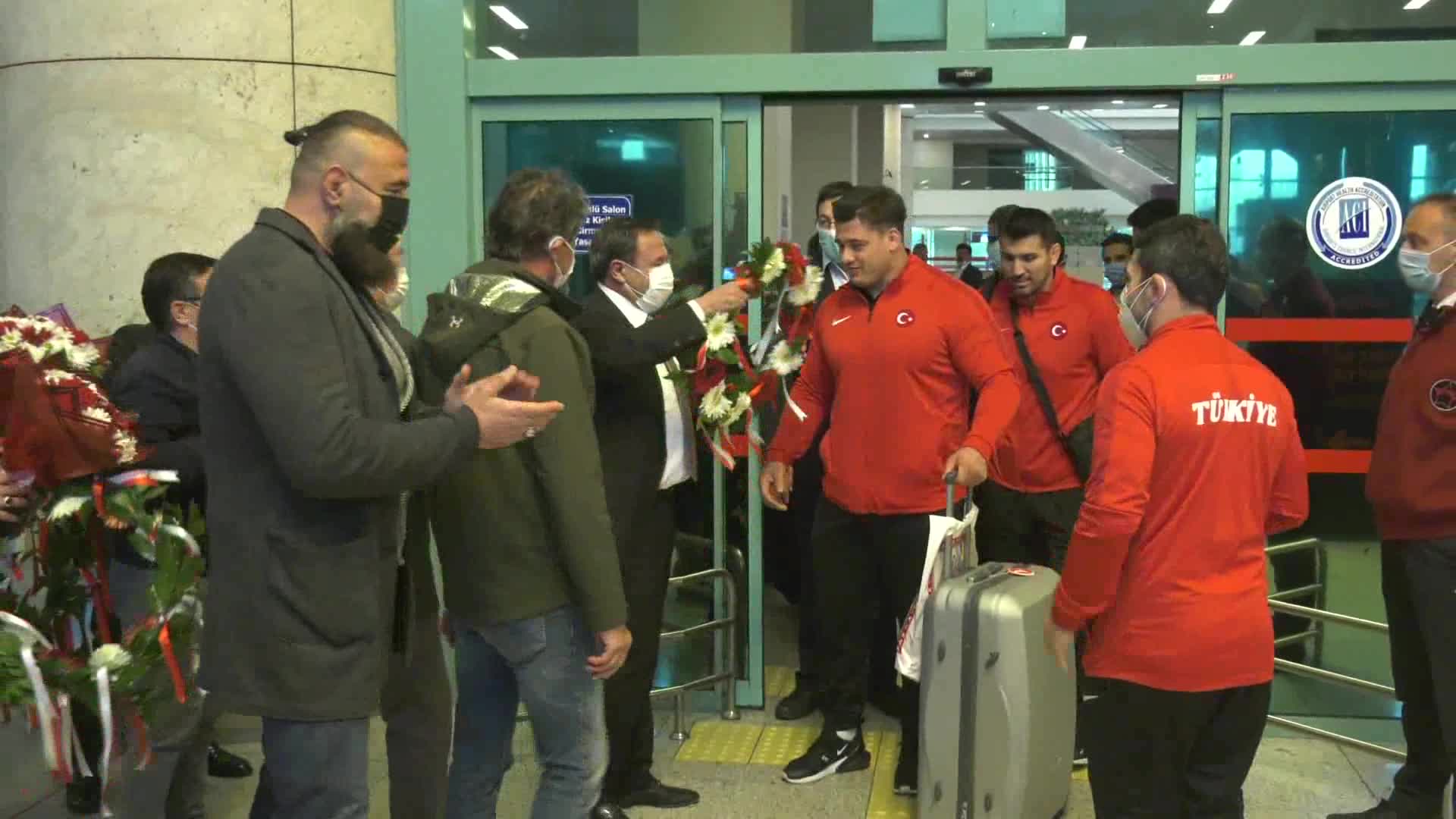RIZA KAYAALP'E BAŞKENT'TE COŞKULU KARŞILAMA