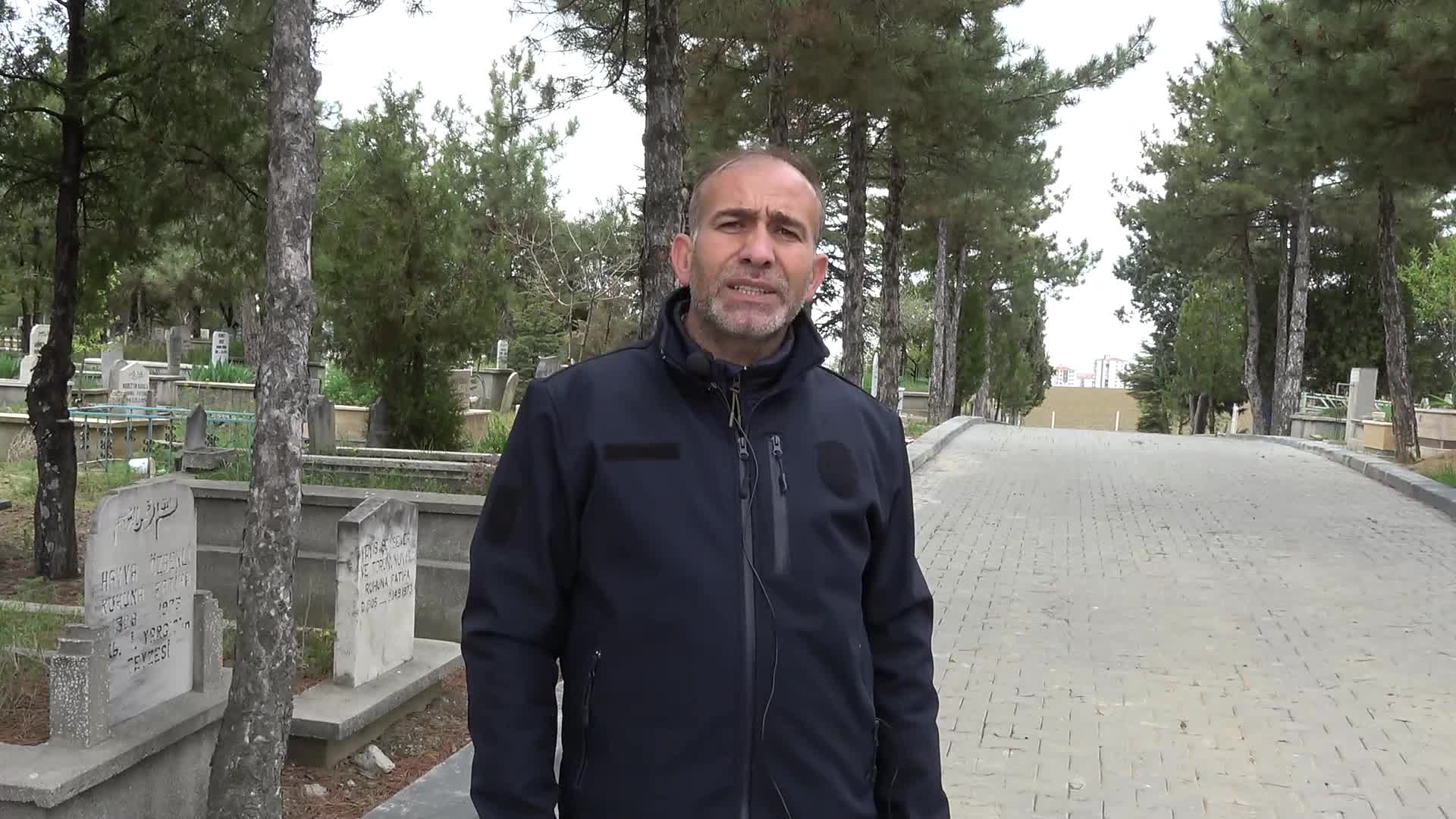 ANKARA BÜYÜKŞEHİR'DEN BAYRAM ÖNCESİ MEZARLIKLARDA BAKIM ÇALIŞMASI