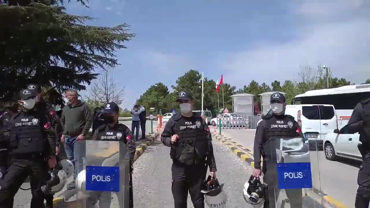 ODTÜ'DEKİ 1 MAYIS KUTLAMALARINA POLİS ENGELİ