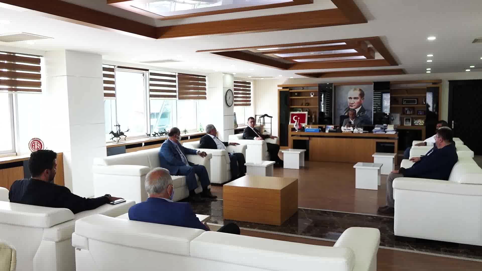 MURATPAŞA BELEDİYE BAŞKANI UYSAL'DAN ESNAFLA DAYANIŞMA MESAJI