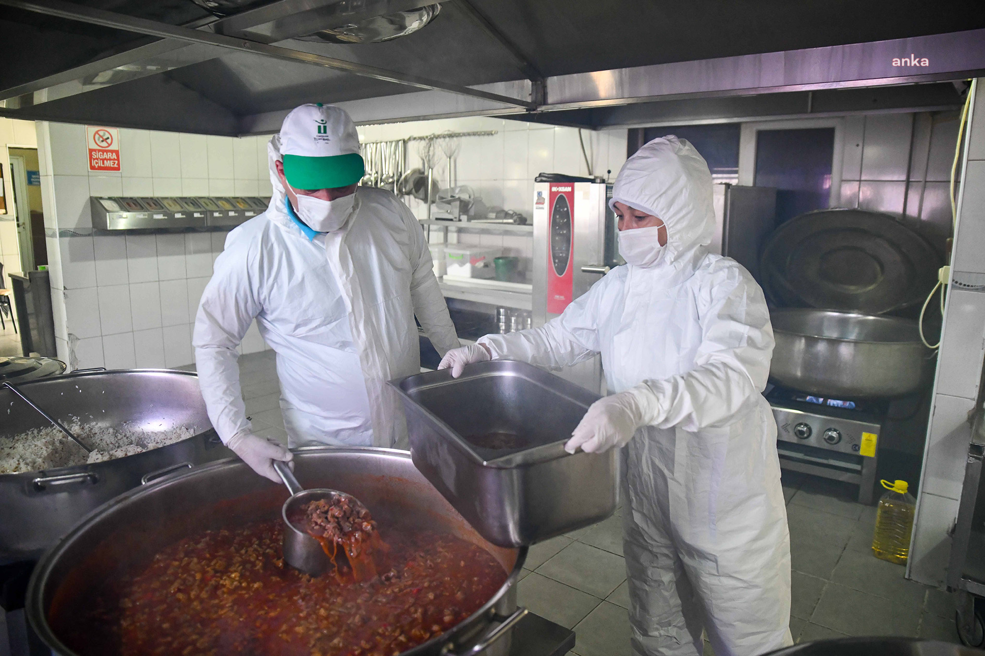 TEPEBAŞI BELEDİYESİ, SICAK YEMEK DESTEĞİNİ SÜRDÜRÜYOR