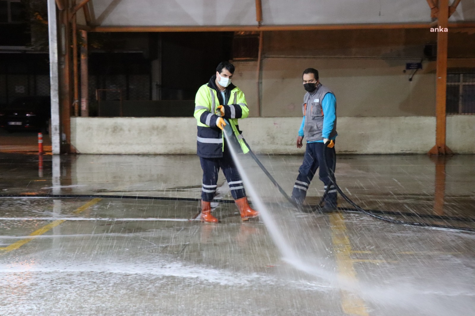 İZMİT SOKAKLARINDA HİJYEN SEFERBERLİĞİ