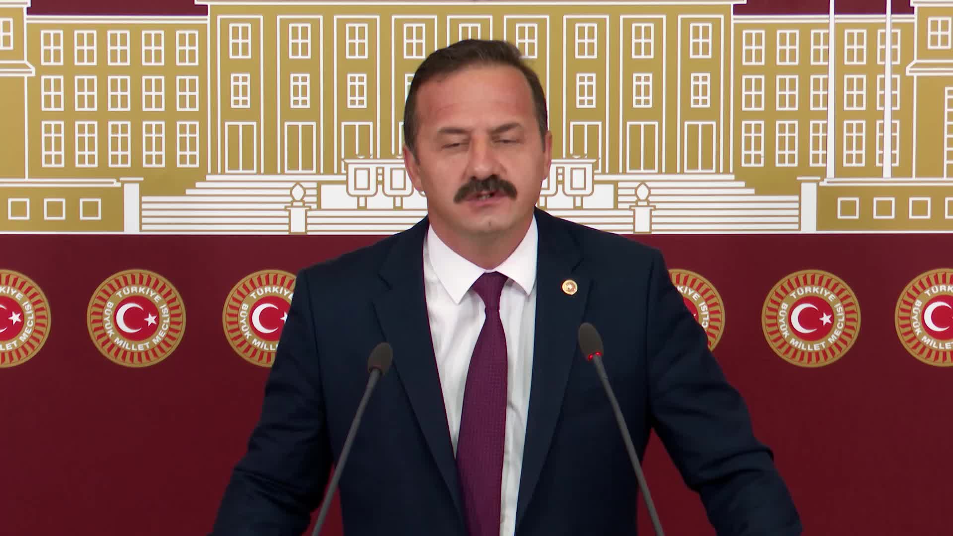 İYİ PARTİLİ AĞIRALİOĞLU'NDAN "ALKOL YASAĞI" TEPKİSİ: "BİZİM MİLLETİMİZ MÜBAREK GÜNLERDE İÇMEZLER, BÖYLE BİR NEZAKETSİZLİK YAPTIĞINIZ İÇİN ÖZÜR DİLEYİNİZ"