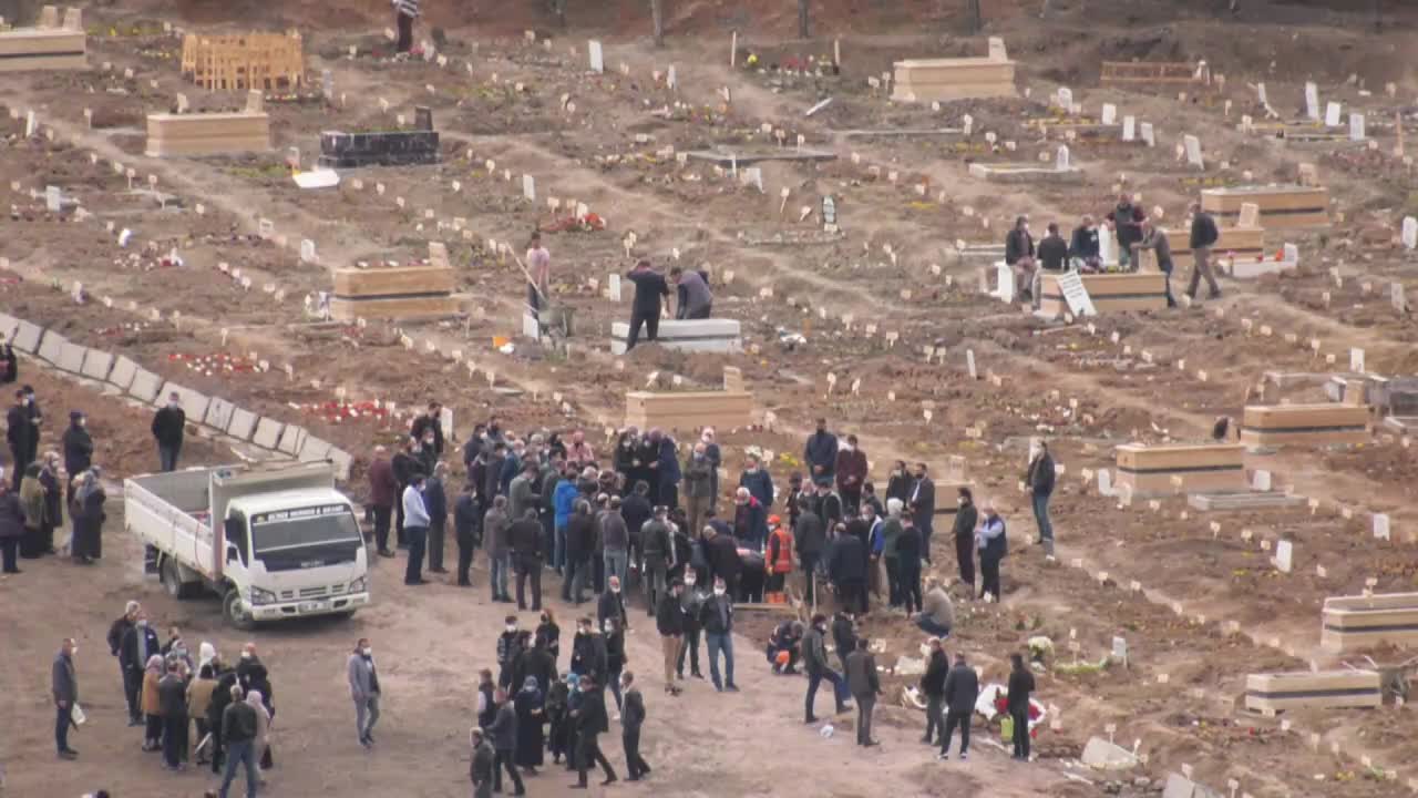 1 MAYIS, MEZARLIK İŞÇİLERİNİN DE BAYRAMI