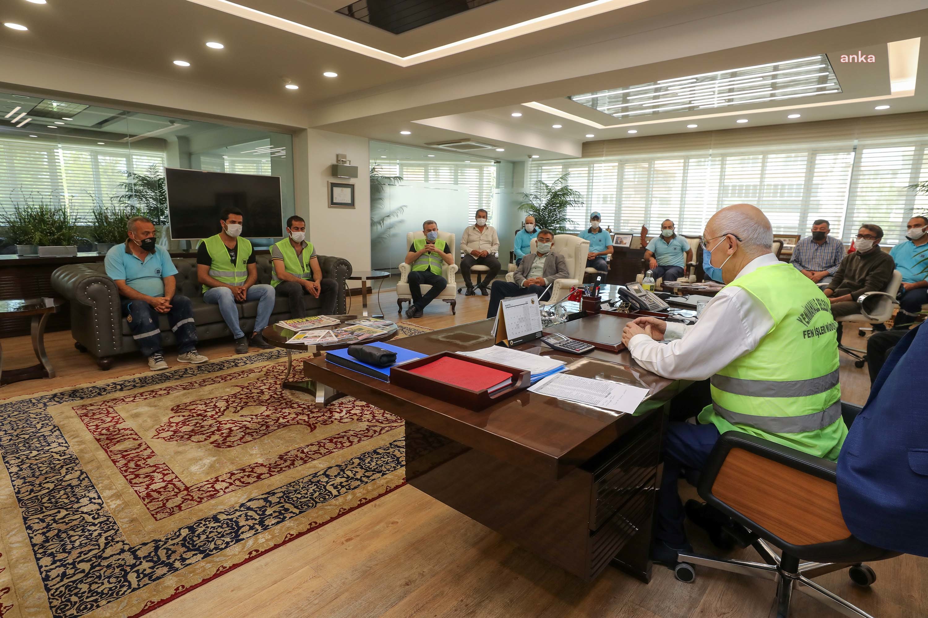 YENİMAHALLE'NİN EMEKÇİLERİNDEN BELEDİYE BAŞKANI YAŞAR'A ZİYARET