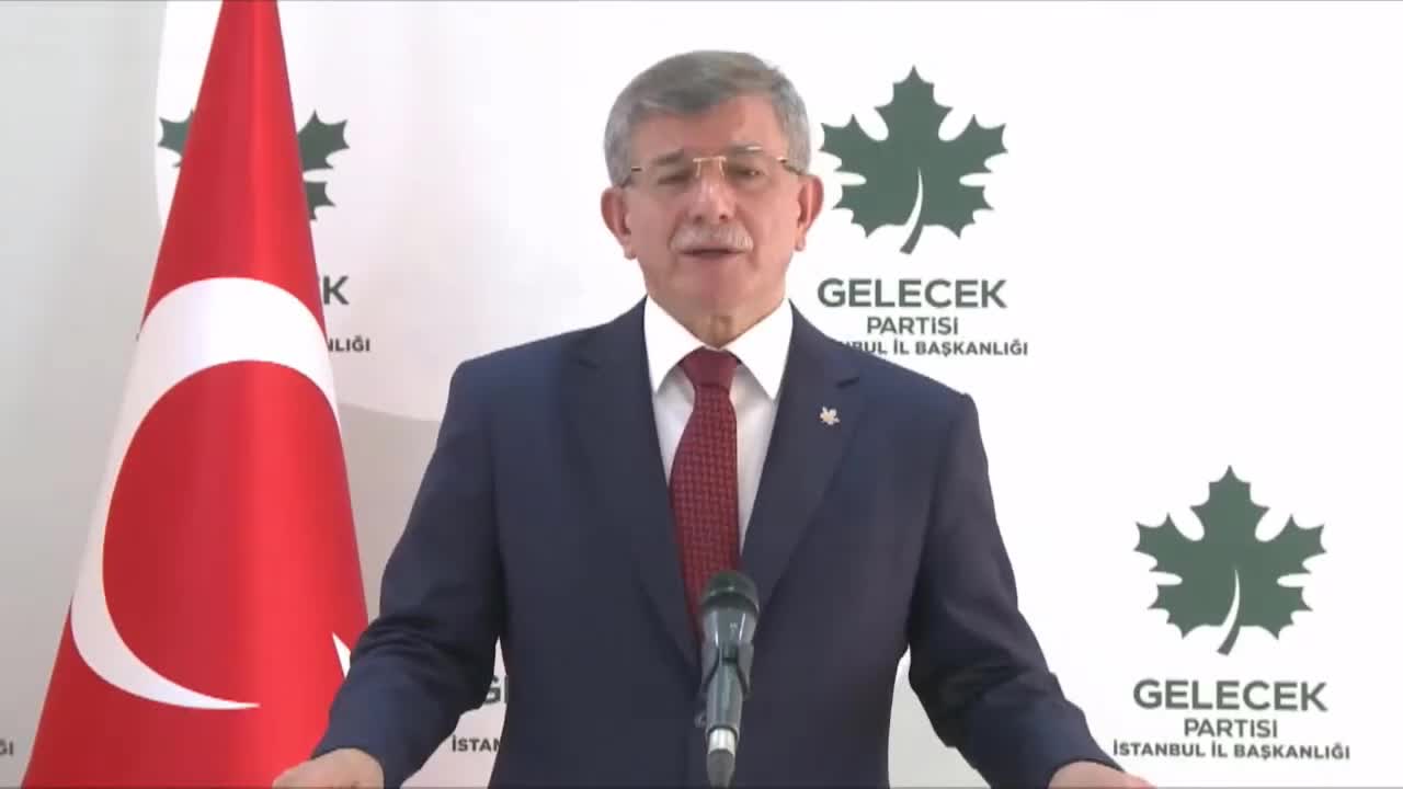 DAVUTOĞLU'NDAN "GÖRÜNTÜ YASAĞI"NA TEPKİ: "MESELE KENDİ ÇELİŞKİLERİNİN ÜSTÜNÜN ÖRTÜLMESİDİR"