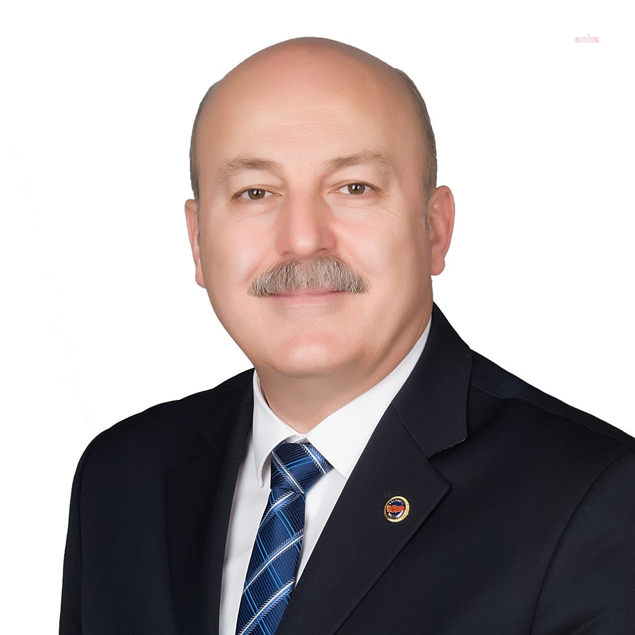 AKP’Lİ BAŞKANIN ARSASINI BELEDİYE ARAÇLARINA TEMİZLETTİĞİ İDDİASI