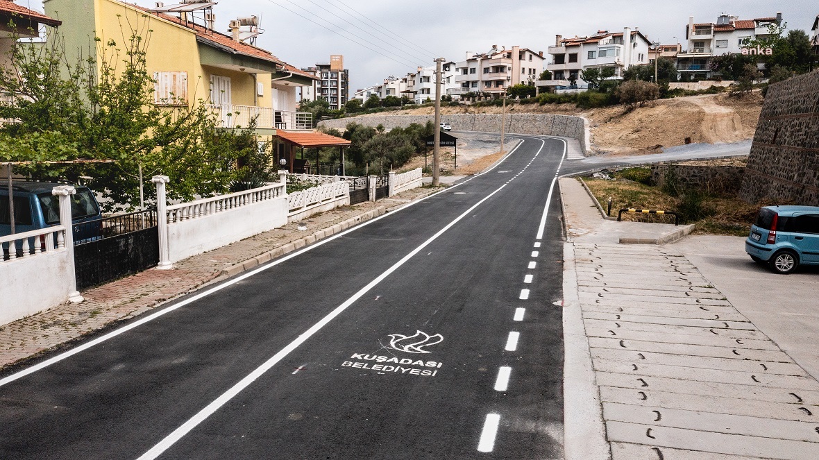 KUŞADASI BELEDİYESİ, 28 NOKTADA YOL YENİLEME ÇALIŞMASI YÜRÜTÜYOR