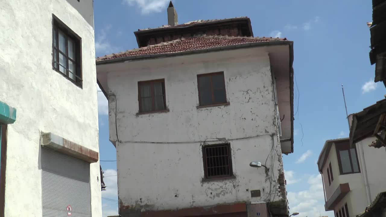 ANKARA’NIN HANLARI RESTORASYON BEKLİYOR