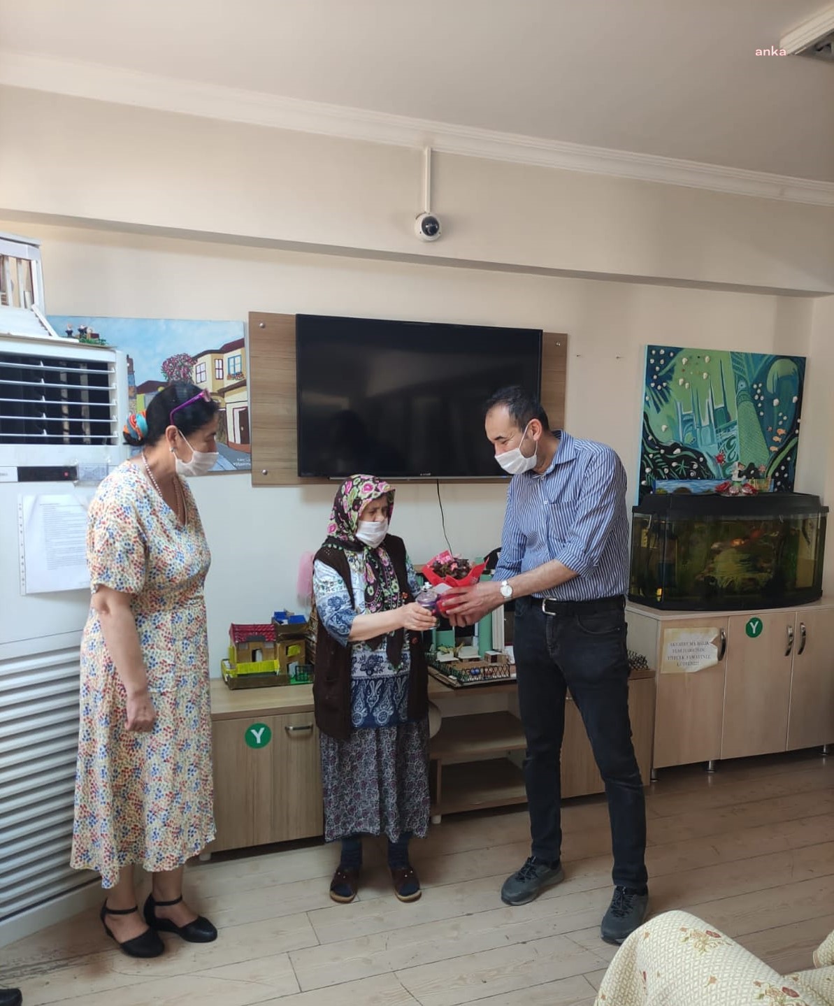 ANTALYA BÜYÜKŞEHİR BELEDİYESİ HUZUREVİNDEKİ ANNELERİ UNUTMADI