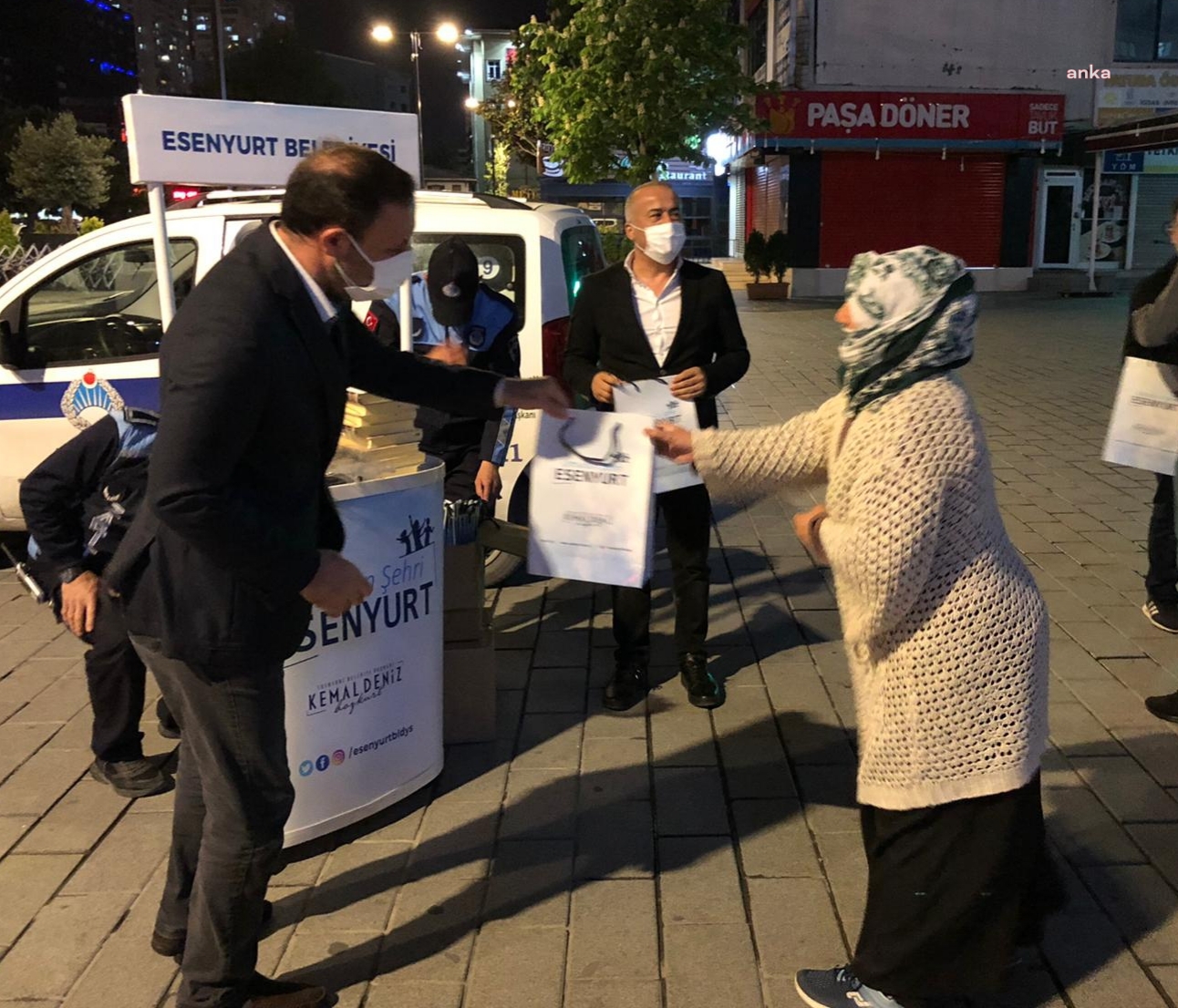 KADİR GECESİ’NDE ESENYURTLULARA ANLAMLI HEDİYE