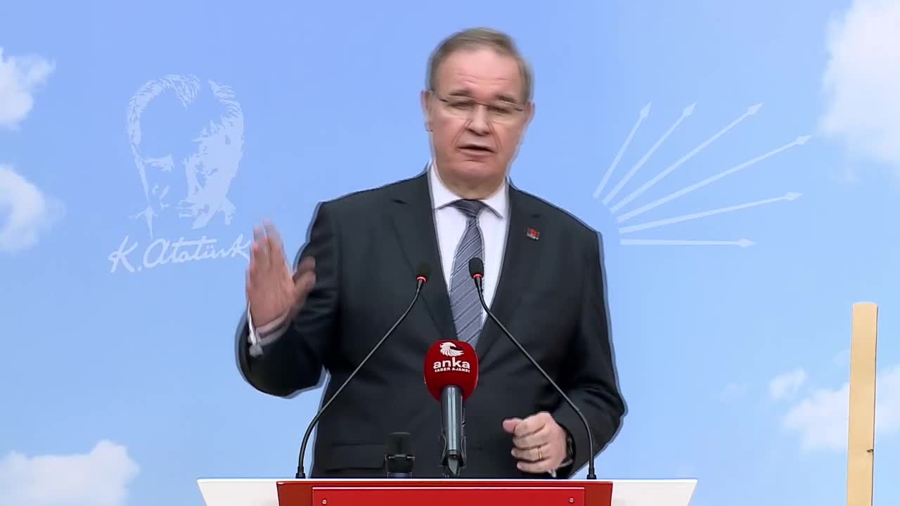 ÖZTRAK'TAN SOYLU'YA 'SEDAT PEKER' TEPKİSİ: İTİRAFLARA BAŞLAYINCA MI SUÇ ÖRGÜTÜ LİDERİ OLDUĞUNU ANLADINIZ?