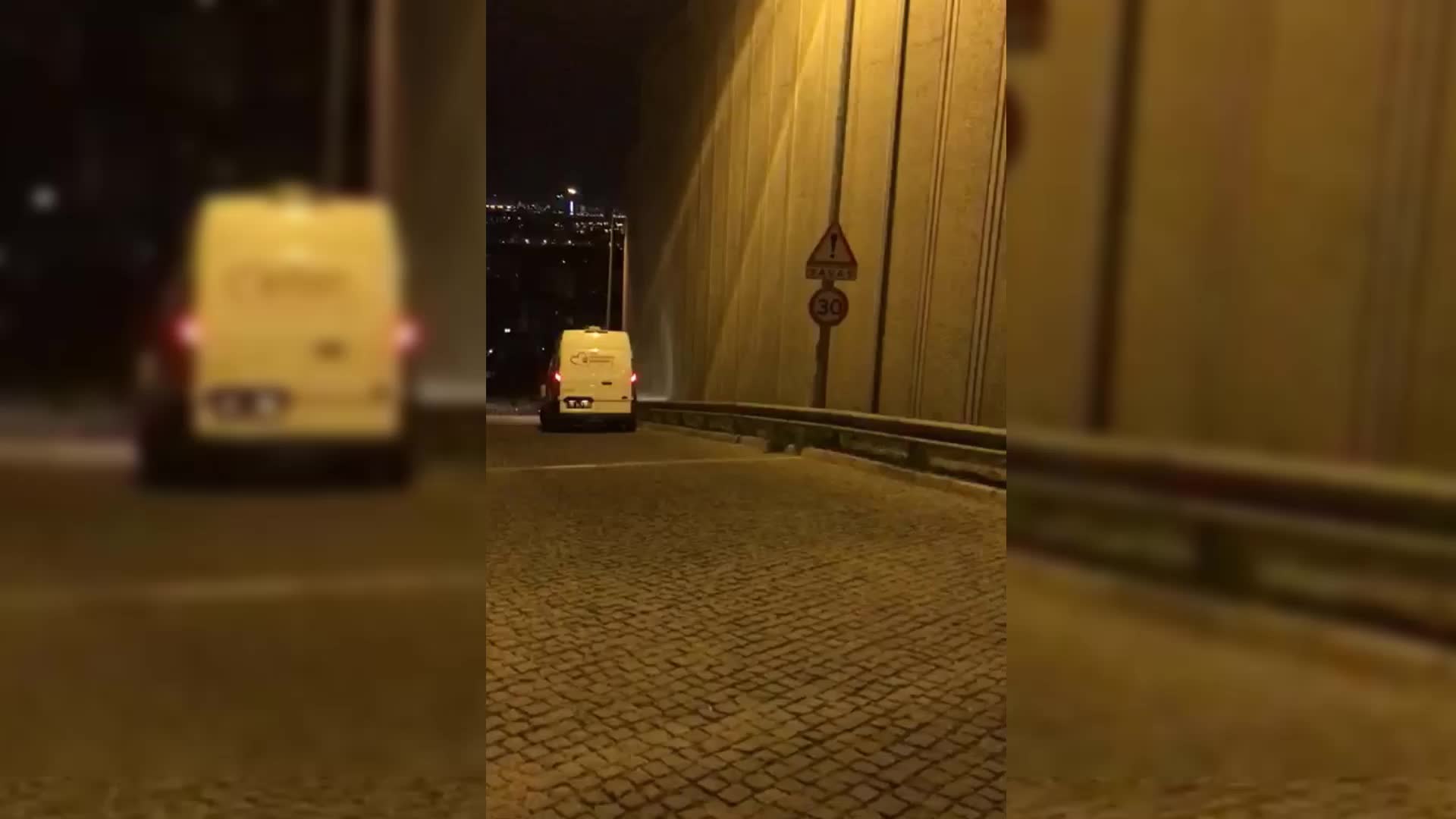 İZMİR'DE 12 SAATLİK KEDİ KURTARMA OPERASYONU