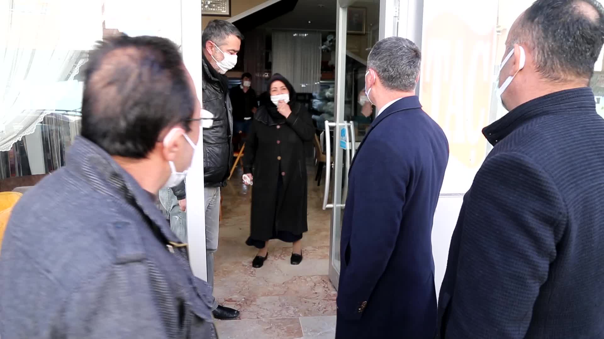 BAŞKAN ŞİMŞEK’TEN ESNAFA BAYRAM ÖNCESİ BİN LİRALIK DESTEK
