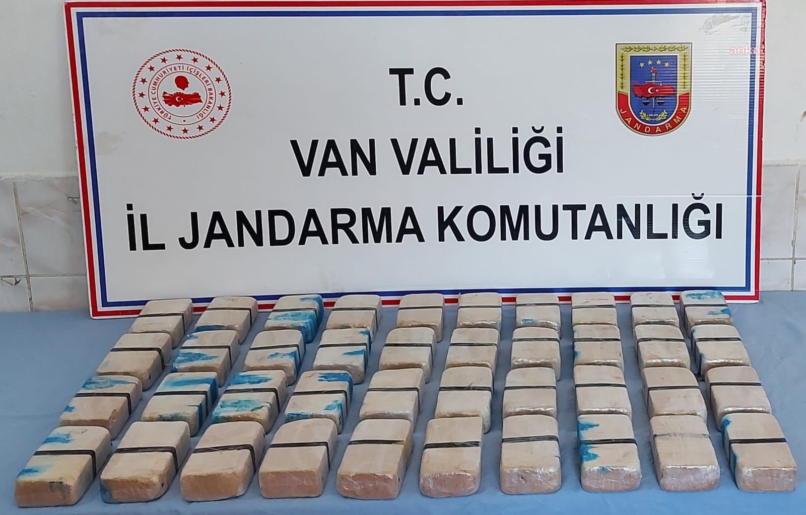 İRAN'DAN ATLARLA GETİRİLEN 21 KG. EROİN ELE GEÇİRİLDİ