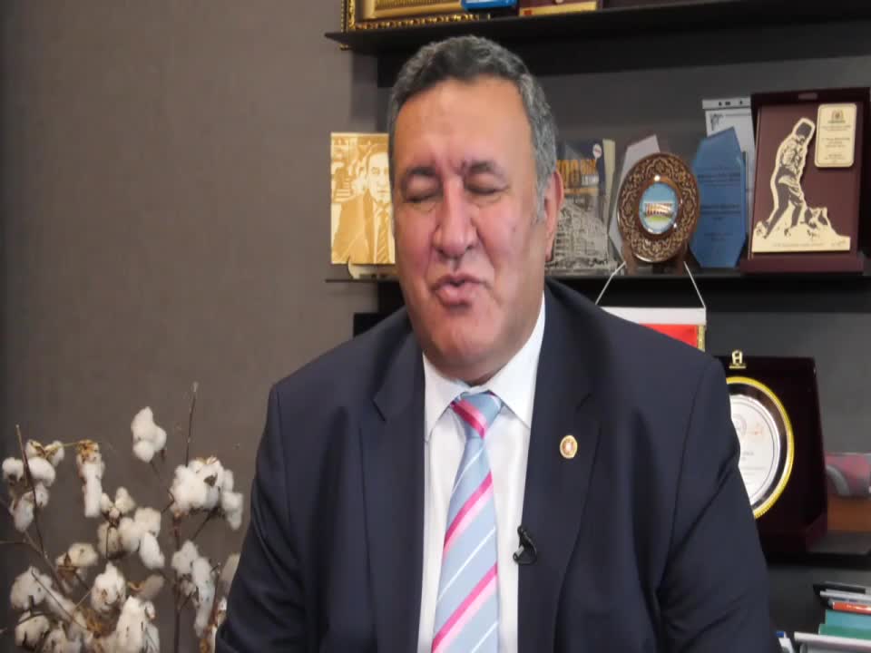 CHP’Lİ GÜRER ÇOCUKLUĞUNU ANLATTI: "NİĞDELİ ÇOCUKLARIN EĞLENCESİ GAZOZ SAYDIRMACA"
